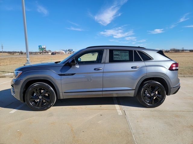 2025 Volkswagen Atlas Cross Sport 2.0T SEL R-Line Black