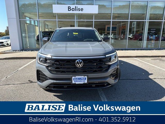 2025 Volkswagen Atlas Cross Sport 2.0T SEL R-Line Black