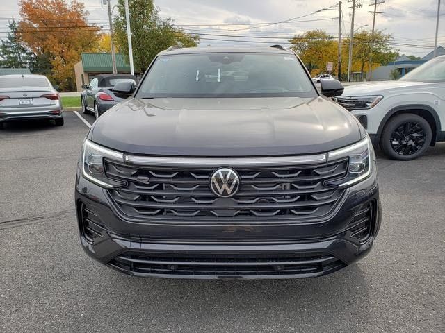 2025 Volkswagen Atlas Cross Sport 2.0T SEL R-Line Black