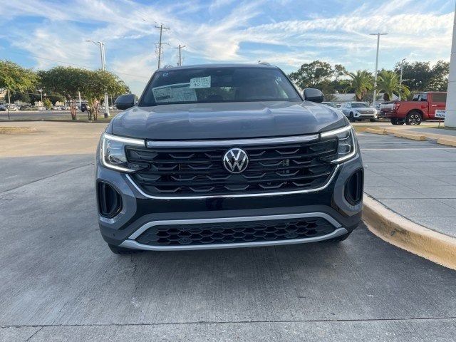 2025 Volkswagen Atlas Cross Sport 2.0T SEL R-Line Black