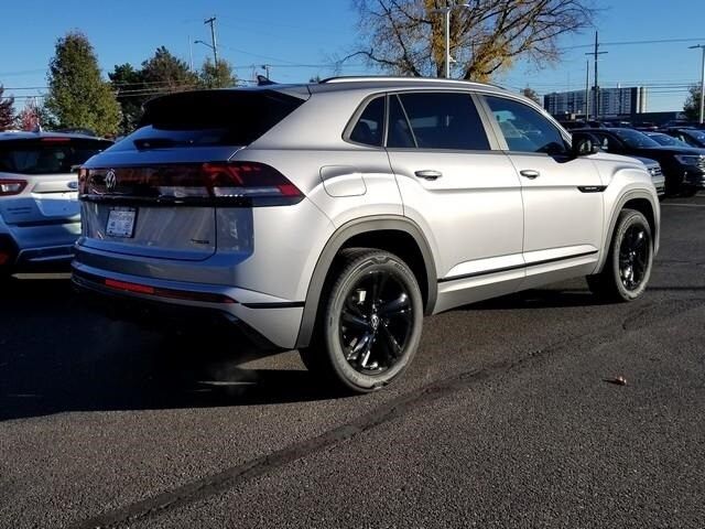 2025 Volkswagen Atlas Cross Sport 2.0T SEL R-Line Black