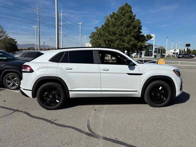 2025 Volkswagen Atlas Cross Sport 2.0T SEL R-Line Black