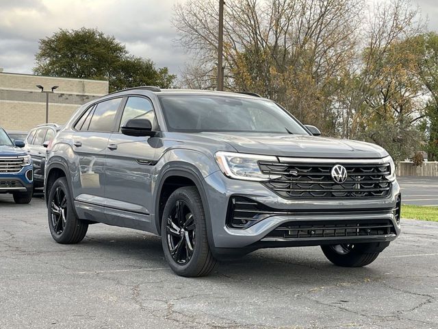 2025 Volkswagen Atlas Cross Sport 2.0T SEL R-Line Black