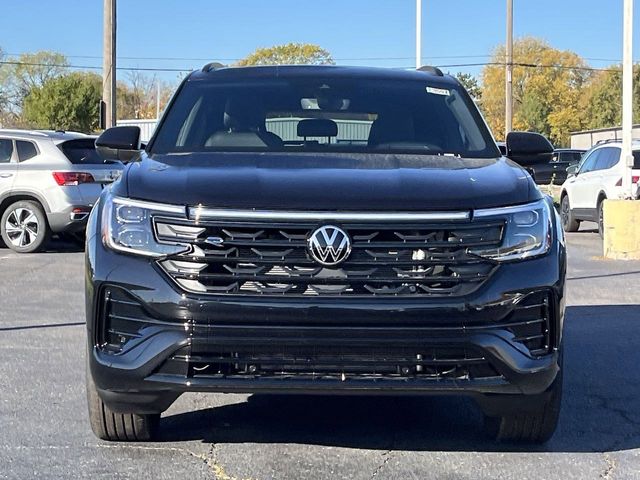 2025 Volkswagen Atlas Cross Sport 2.0T SEL R-Line Black