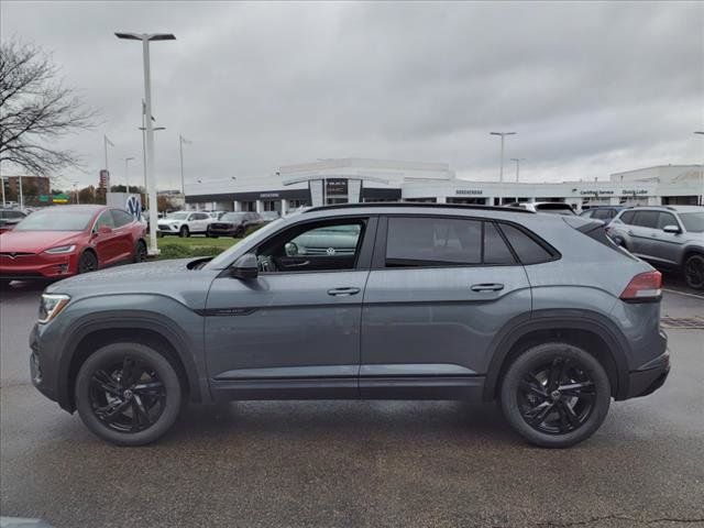 2025 Volkswagen Atlas Cross Sport 2.0T SEL R-Line Black