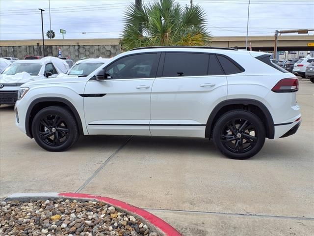 2025 Volkswagen Atlas Cross Sport 2.0T SEL R-Line Black