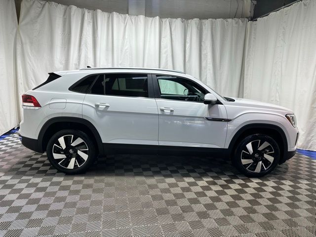 2025 Volkswagen Atlas Cross Sport 2.0T SE Technology