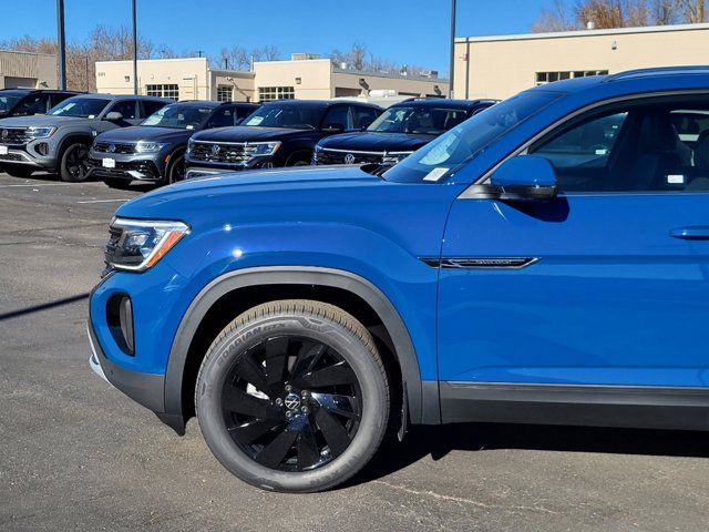 2025 Volkswagen Atlas Cross Sport 2.0T SE Technology