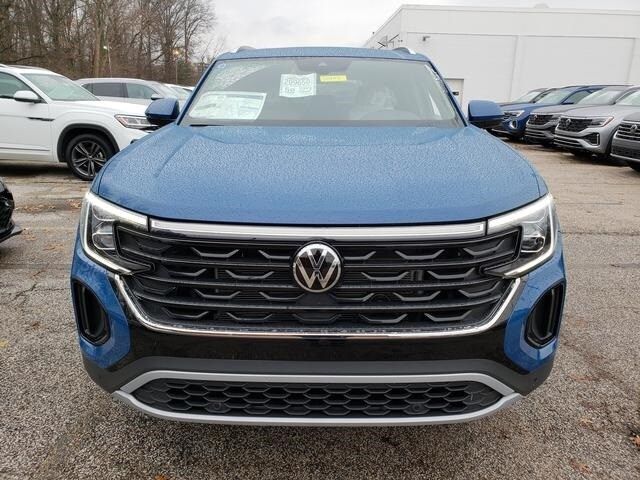 2025 Volkswagen Atlas Cross Sport 2.0T SE Technology