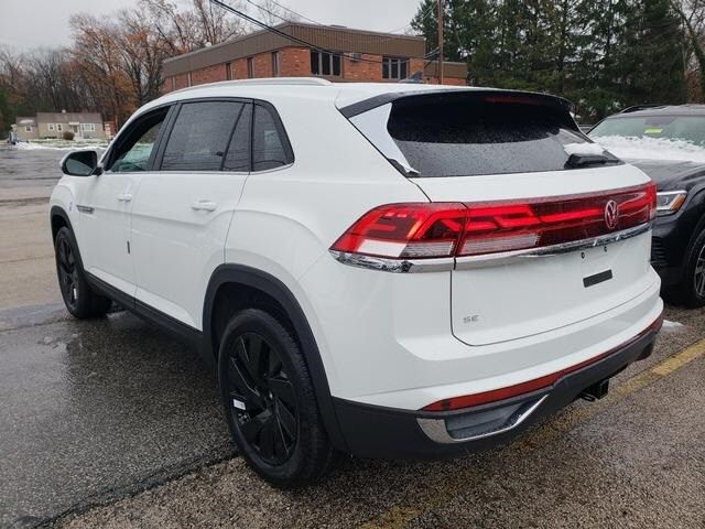 2025 Volkswagen Atlas Cross Sport 2.0T SE Technology