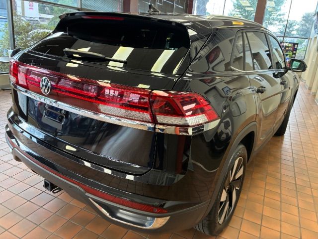 2025 Volkswagen Atlas Cross Sport 2.0T SE Technology
