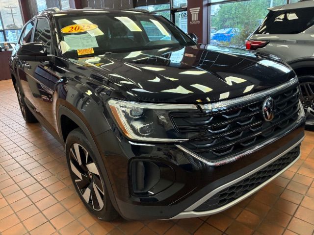 2025 Volkswagen Atlas Cross Sport 2.0T SE Technology