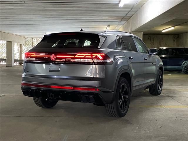 2025 Volkswagen Atlas Cross Sport 2.0T SEL R-Line Black