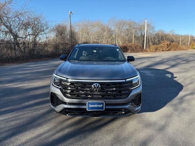 2025 Volkswagen Atlas Cross Sport 2.0T SEL R-Line Black