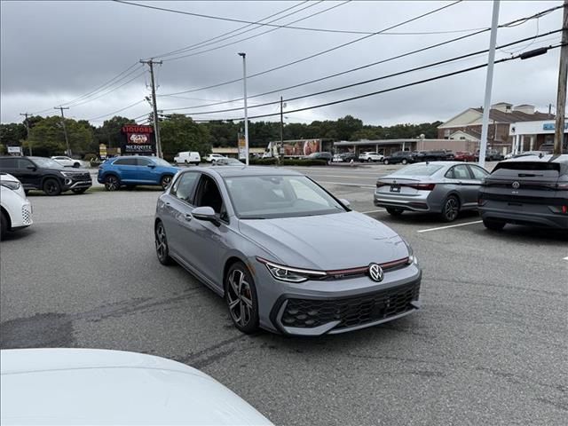 2025 Volkswagen Golf GTI SE