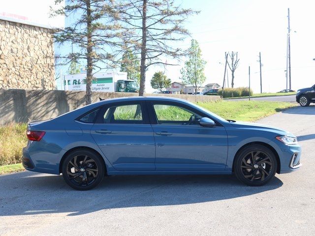 2025 Volkswagen Jetta SE