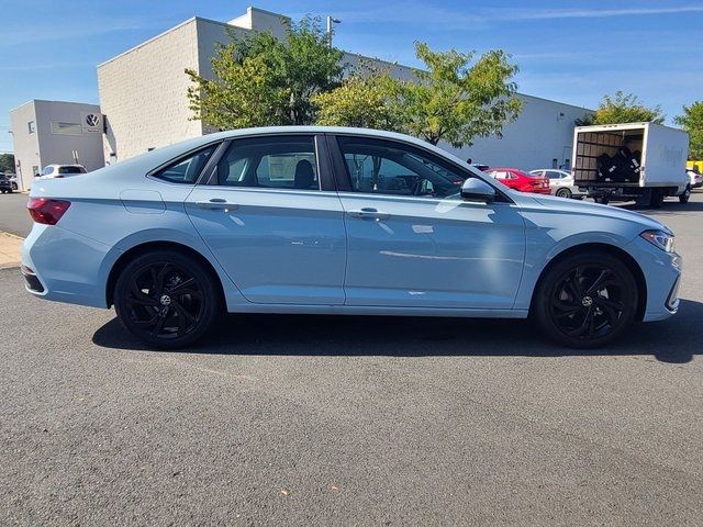 2025 Volkswagen Jetta SE