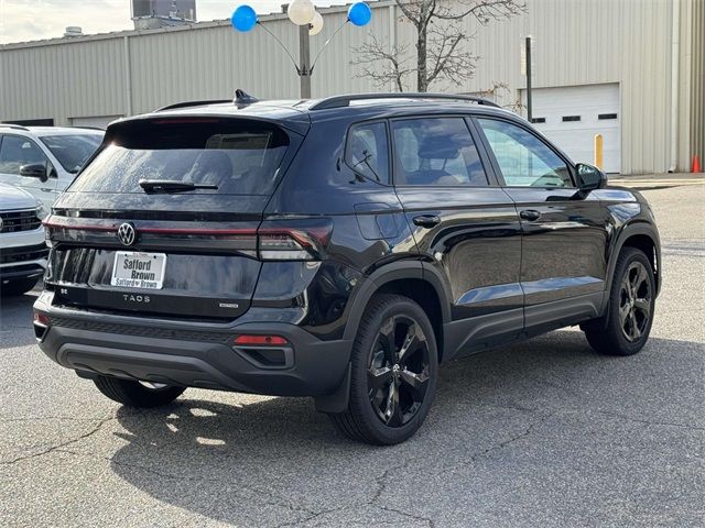 2025 Volkswagen Taos SE Black