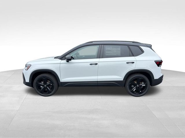 2025 Volkswagen Taos SE Black
