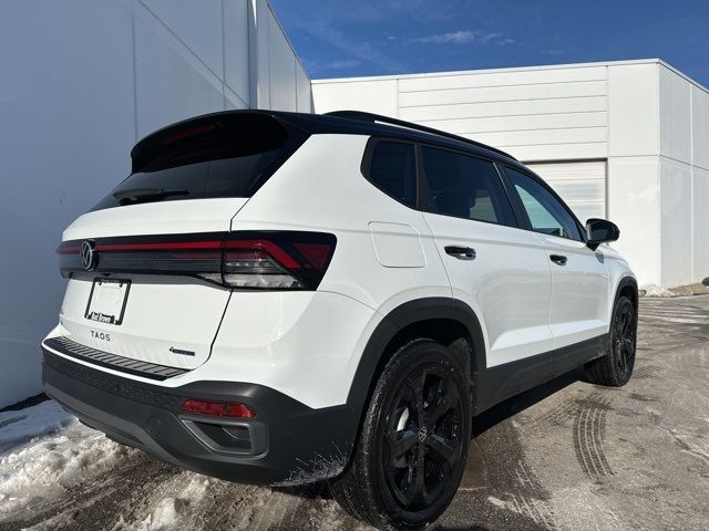 2025 Volkswagen Taos SE Black