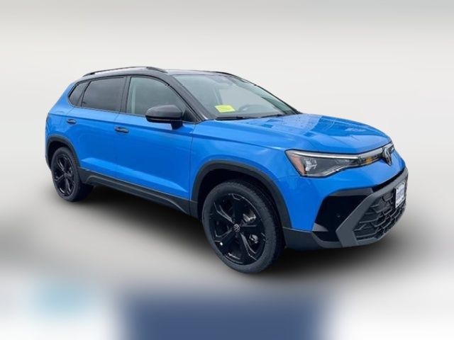 2025 Volkswagen Taos SE Black