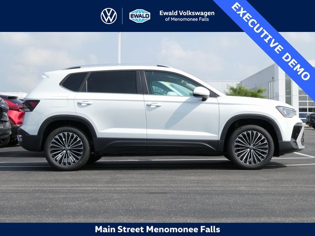 2025 Volkswagen Taos SE Black