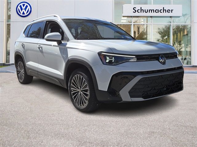 2025 Volkswagen Taos SE Black