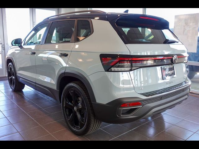 2025 Volkswagen Taos SE Black