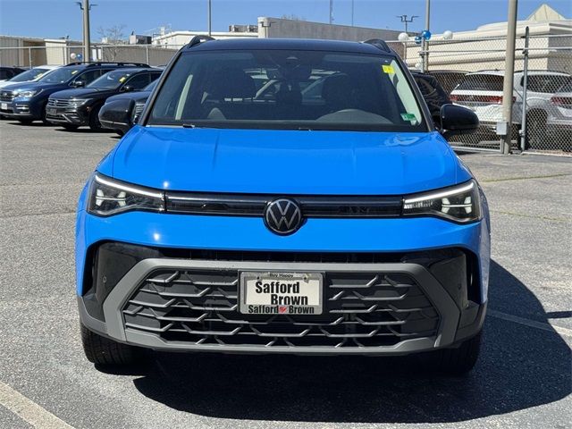 2025 Volkswagen Taos SE Black