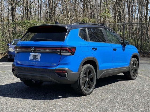 2025 Volkswagen Taos SE Black