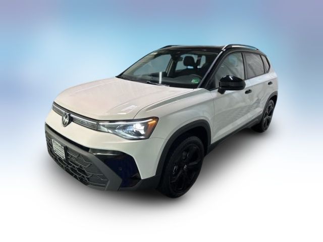 2025 Volkswagen Taos SE Black
