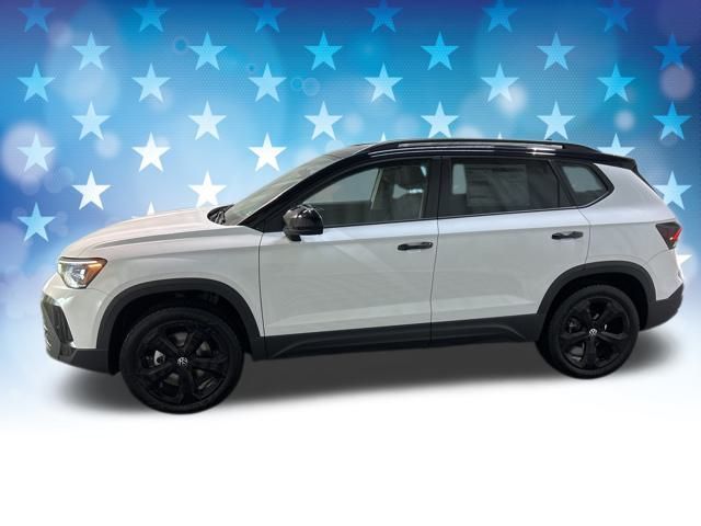 2025 Volkswagen Taos SE Black