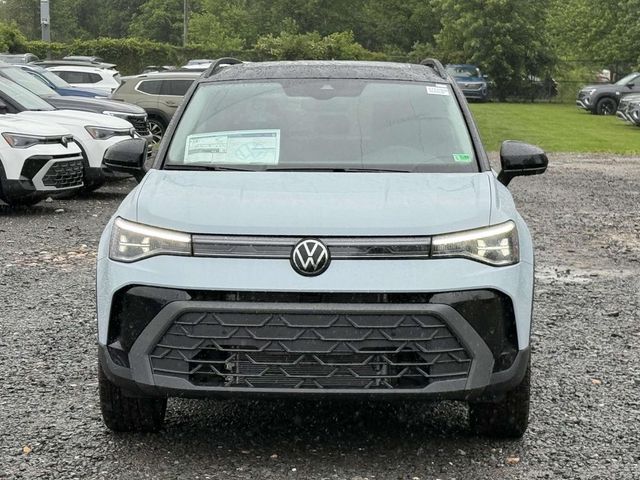 2025 Volkswagen Taos SE Black