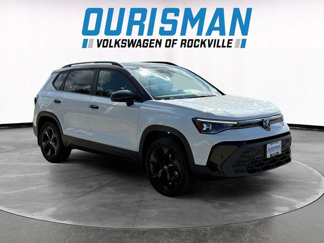 2025 Volkswagen Taos SE Black