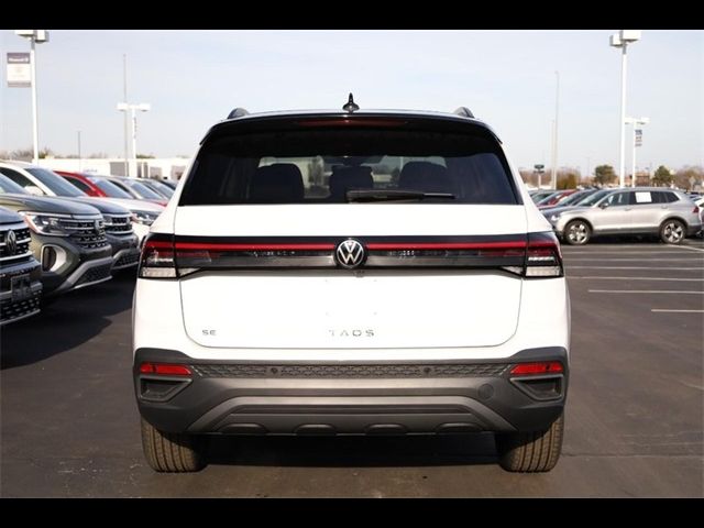 2025 Volkswagen Taos SE Black