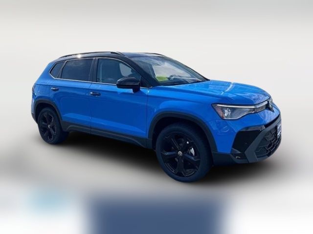 2025 Volkswagen Taos SE Black