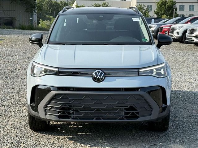 2025 Volkswagen Taos SE Black