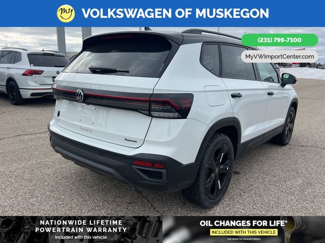 2025 Volkswagen Taos SE Black