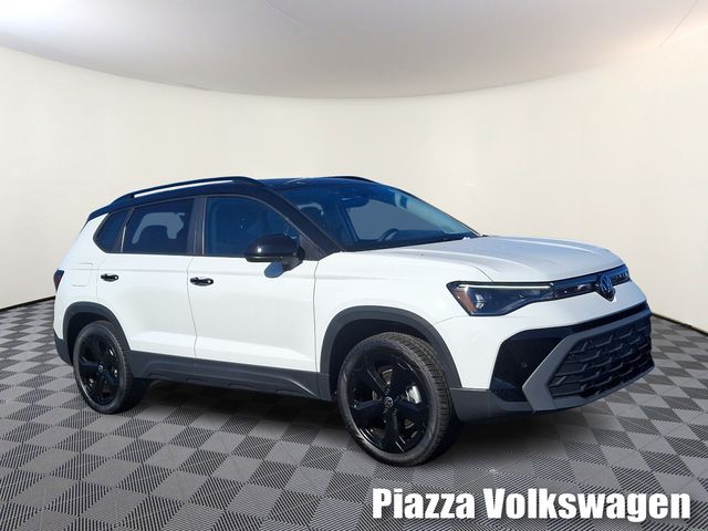 2025 Volkswagen Taos SE Black