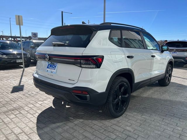 2025 Volkswagen Taos SE Black