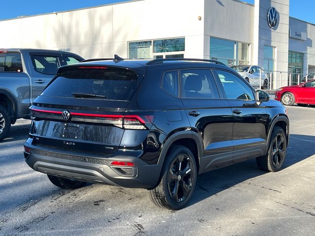 2025 Volkswagen Taos SE Black