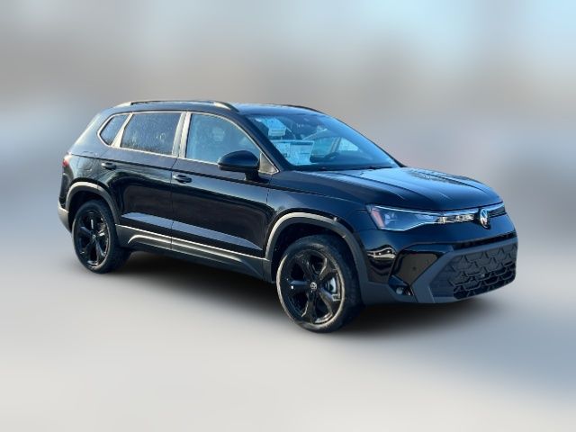 2025 Volkswagen Taos SE Black