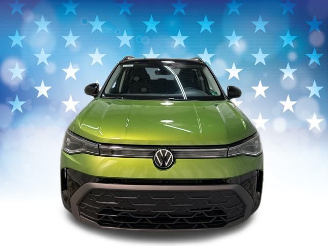 2025 Volkswagen Taos SE Black
