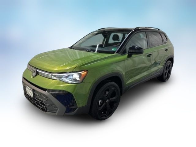 2025 Volkswagen Taos SE Black