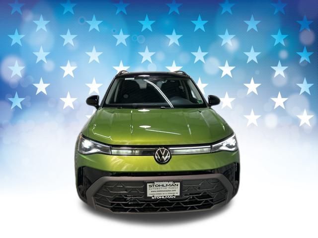 2025 Volkswagen Taos SE Black