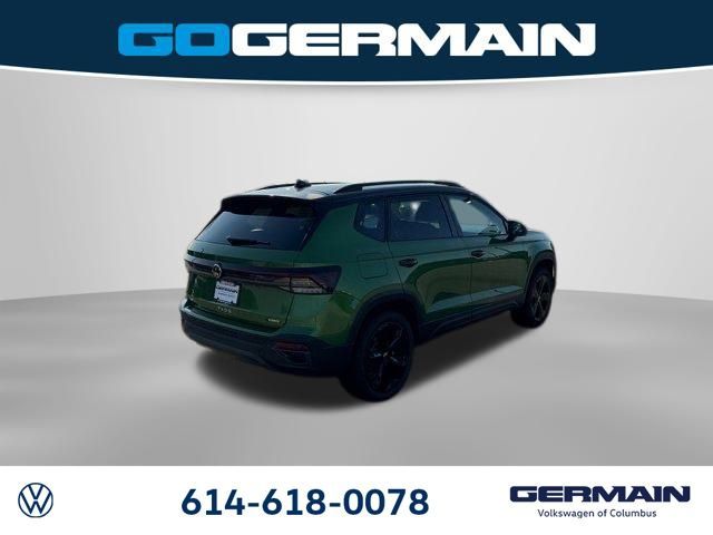 2025 Volkswagen Taos SE Black