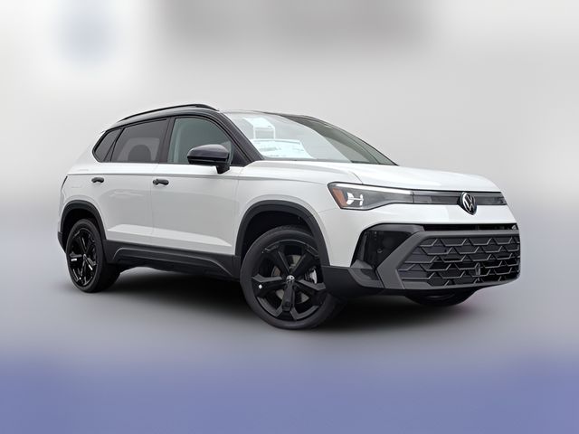 2025 Volkswagen Taos SE Black