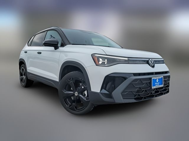 2025 Volkswagen Taos SE Black