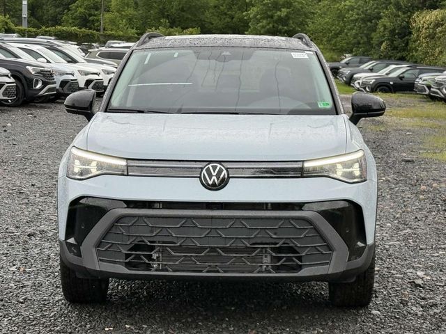 2025 Volkswagen Taos SE Black