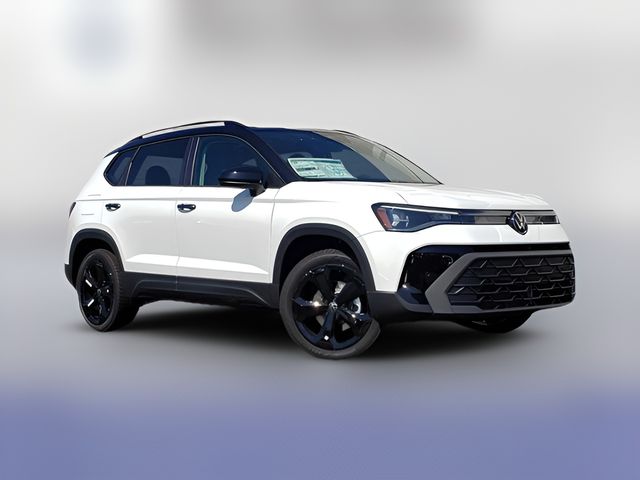 2025 Volkswagen Taos SE Black